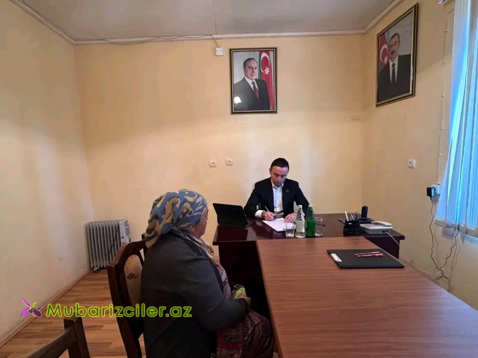 Nurlan Həsənov seçicilərini qəbul edib