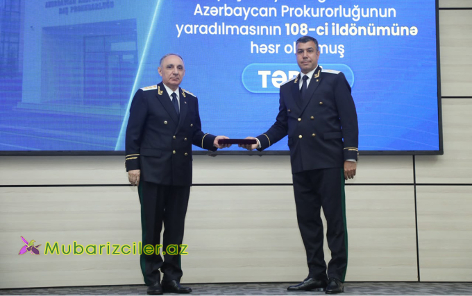 Kamran Əliyev ali xüsusi və ali hərbi rütbələri təqdim etdi