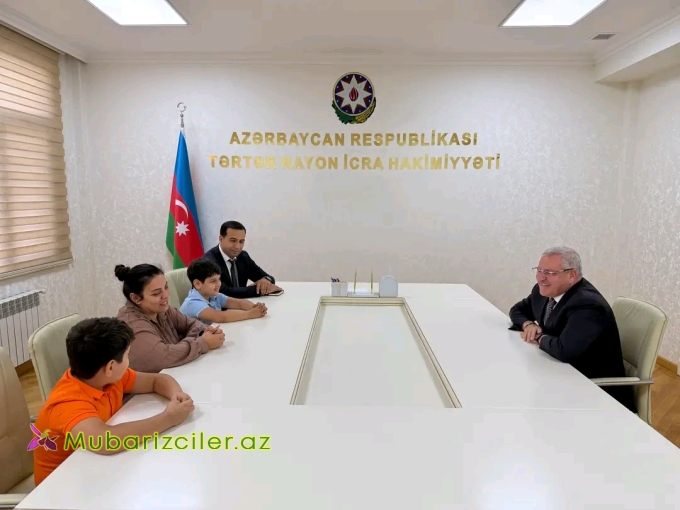 Müstəqim Məmmədov vətəndaş müraciətlərini dinləyib