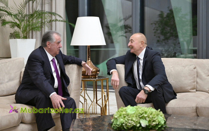 Prezident Emoməli Rəhmonla görüşdü