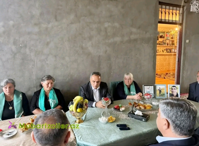 Goranboyun İcra başçısı şəhid ailəsini ziyarət edib